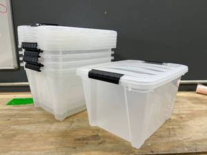 lot 36985 image: 5 Plastic Containers with Lids 15x12x9� - one latch on one tub is broken
