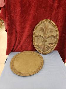 lot 6012 image: metal chargerwall plaque