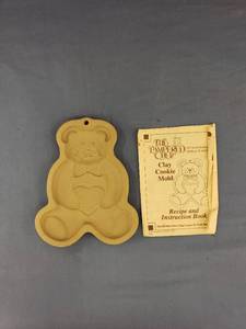 lot 6024 image: Pampered Chef Clay Cookie Mold