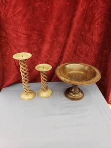 lot 6042 image: lotof heavy metal decor