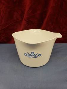 lot 6051 image: Corning Ware 1qt measuring bowl