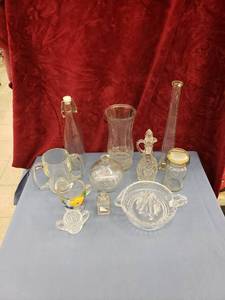 lot 6061 image: lot of clear glass items