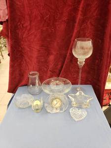 lot 6062 image: lot of clear glass items