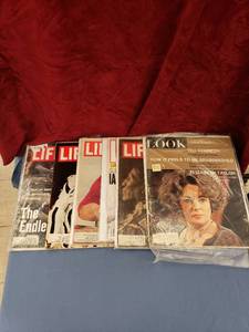 lot 6069 image: lot of LIFELOOK magazines