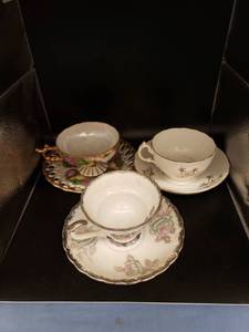 lot 6070 image: lot of old cupssaucers