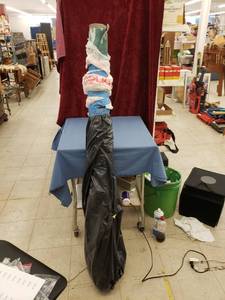 lot 6083 image: roll of fabric heavy duty 60 wide