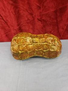 lot 6103 image: vintage ceramic peanut