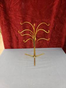 lot 6118 image: gold jewelry tree