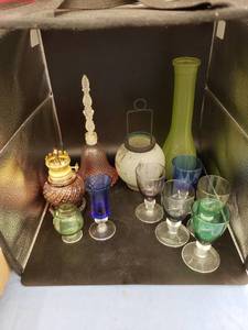 lot 6125 image: lotof glassware