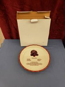 lot 6129 image: Apple pie dish wbox