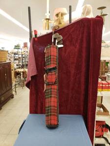 lot 6136 image: old plaid gold club bagclubs