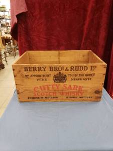 lot 6138 image: Scotch Whiskey wood box