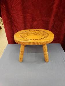 lot 6141 image: small kids stool made in Brazil