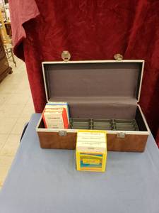 lot 6156 image: 8 Track Case w8 Tracks