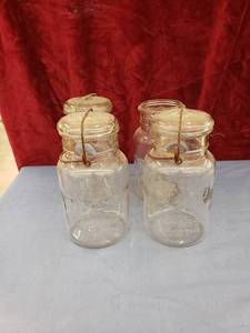 lot 6164 image: set4 Presto glass top jars