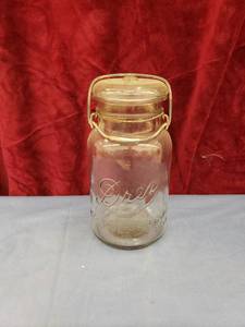 lot 6169 image: Drey glass top jar