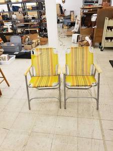 lot 6172 image: pair yellow retro folding lawn chairs