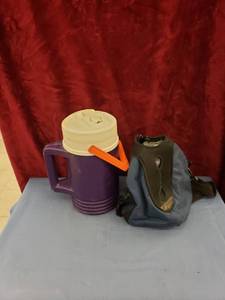 lot 6175 image: Igloo thermosinsulated carrying pouch
