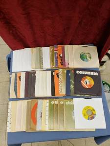 lot 6189 image: lot of 45s including Star Wars