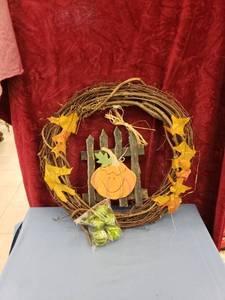 lot 6195 image: fall wreathpumpkin sign