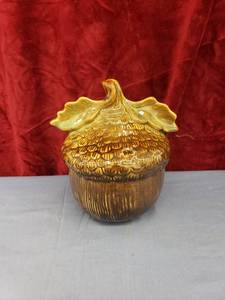 lot 6206 image: heavy ceramic accorn