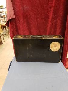 lot 6223 image: old State of Kansas Ag College suitcase