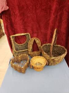 lot 6230 image: lot of baskets