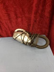lot 6231 image: Dirt Devil Scorpion hand vacuum WORKS