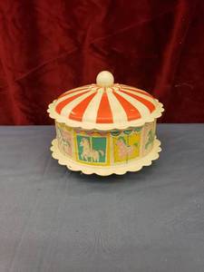 lot 6240 image: Carousel toy with rattle inside