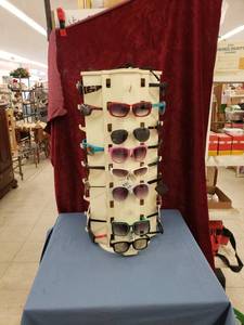 lot 6247 image: sunglassesrack turns some new