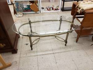lot 6250 image: glass top 9val coffee table