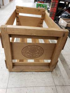lot 6257 image: Napa Valley wood crate