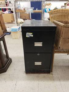 lot 6261 image: 2-drawer file cabinet