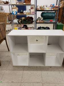 lot 6266 image: white 6 cubby shelf unit