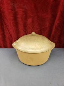 lot 6280 image: Club metal pot wlid