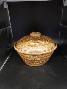 lot 6283 image: USA pottery brown bowl