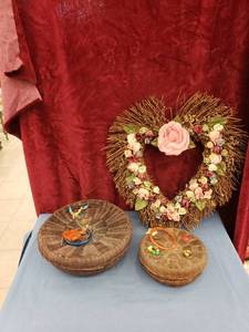 lot 6312 image: pair sewing basketsheart wreath