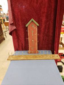 lot 6313 image: pair wall plaques wALOT of hooks