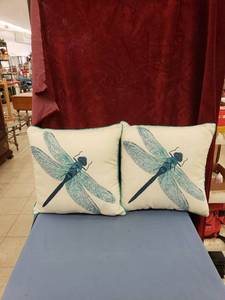 lot 6328 image: pair turquoise dragon fly indooroutdoor pillows