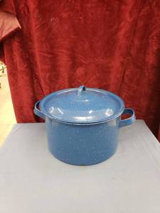 lot 6332 image: blue speckled enamelgraniteware stock pot