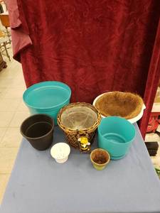 lot 6340 image: lot 9f flower pots