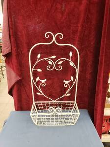 lot 6368 image: white wbirds metal decor