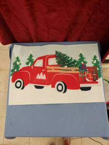 lot 6373 image: Christmas rug wred truck NWT