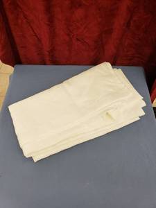 lot 6375 image: Mainstays white cloth shower curtain