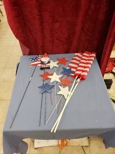 lot 6380 image: lot of Americana decor