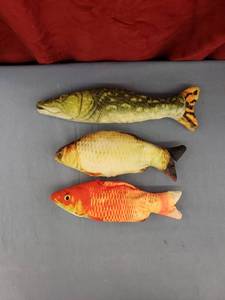 lot 6385 image: set 3 plush fish wrattles