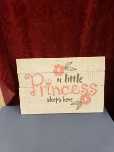 lot 6386 image: wood Princess hanging plaque