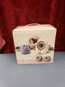 lot 6404 image: Knitting Machine woriginal box