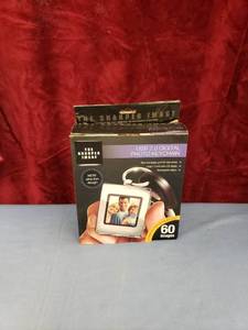 lot 6420 image: digital photo keychain NIB