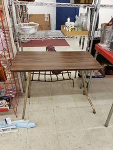 lot 6422 image: small folding table